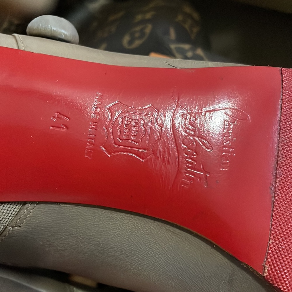 Red bottoms - Picture 6 of 6
